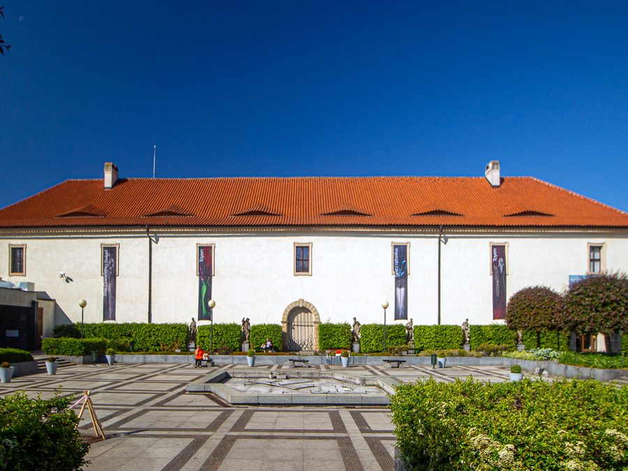 Valdštejnská jízdárna Národní galerie na Malé Straně (foto: VitVit, Wikimedia Commons, CC BY-SA 4.0)