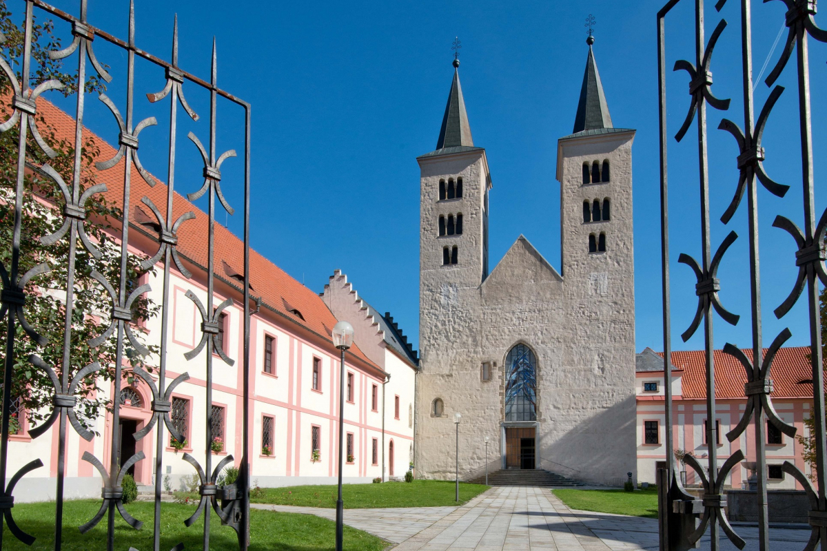 Milevský klášter a tajemství svatého hřebu