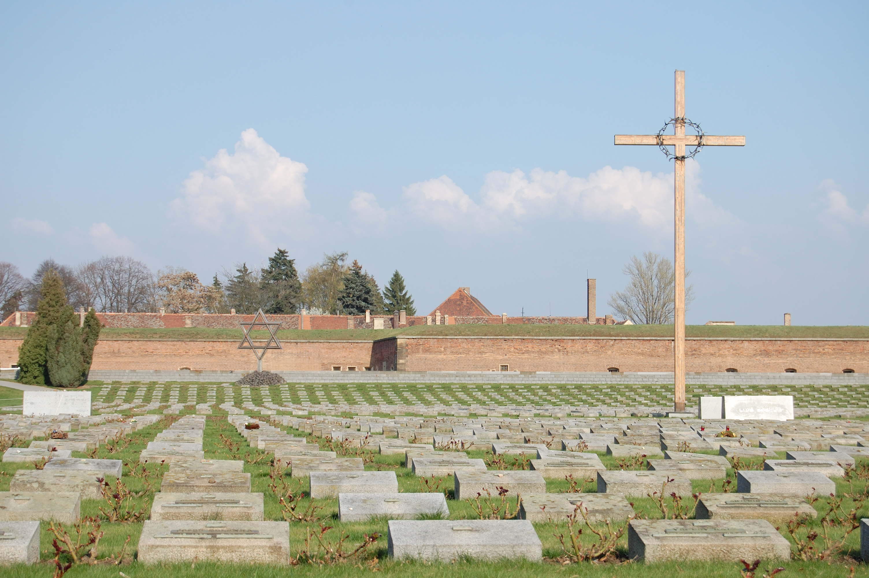 Terezín: pevnost, ghetto a příběhy, které nesmí být zapomenuty