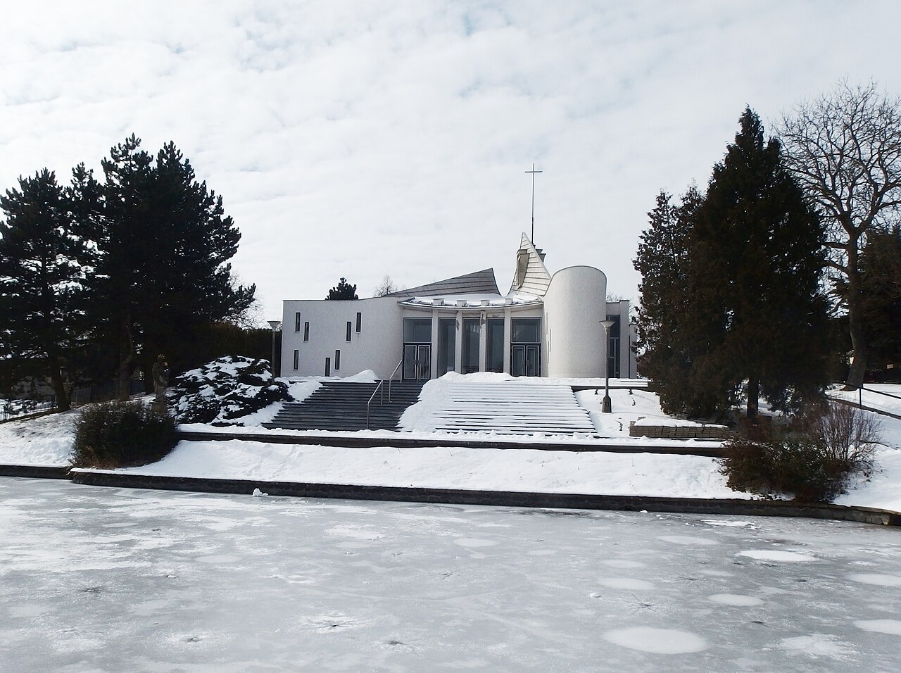 Kostel sv. Josefa v Senetářově